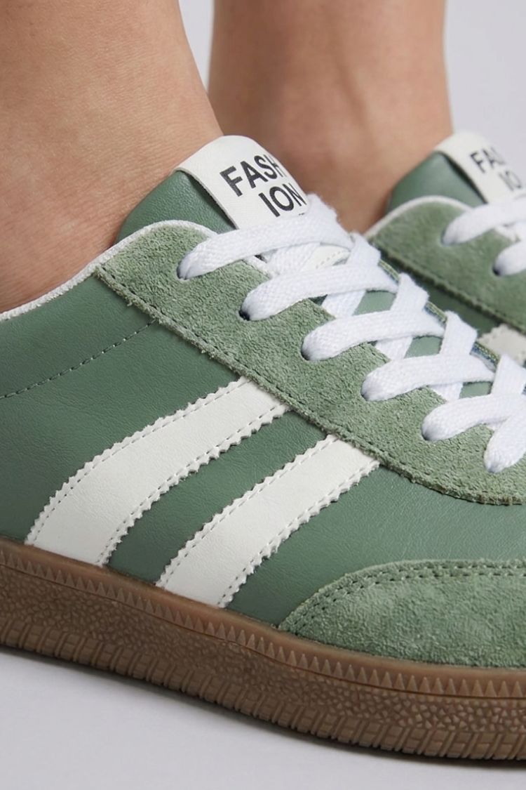 Women's Retro Sneakers | Contrast Stripe