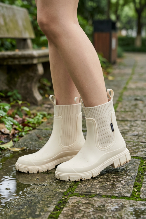 Women's Pull-On Rain Boots | Lug Sole