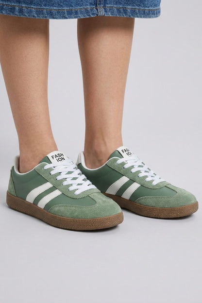Women's Retro Sneakers | Contrast Stripe