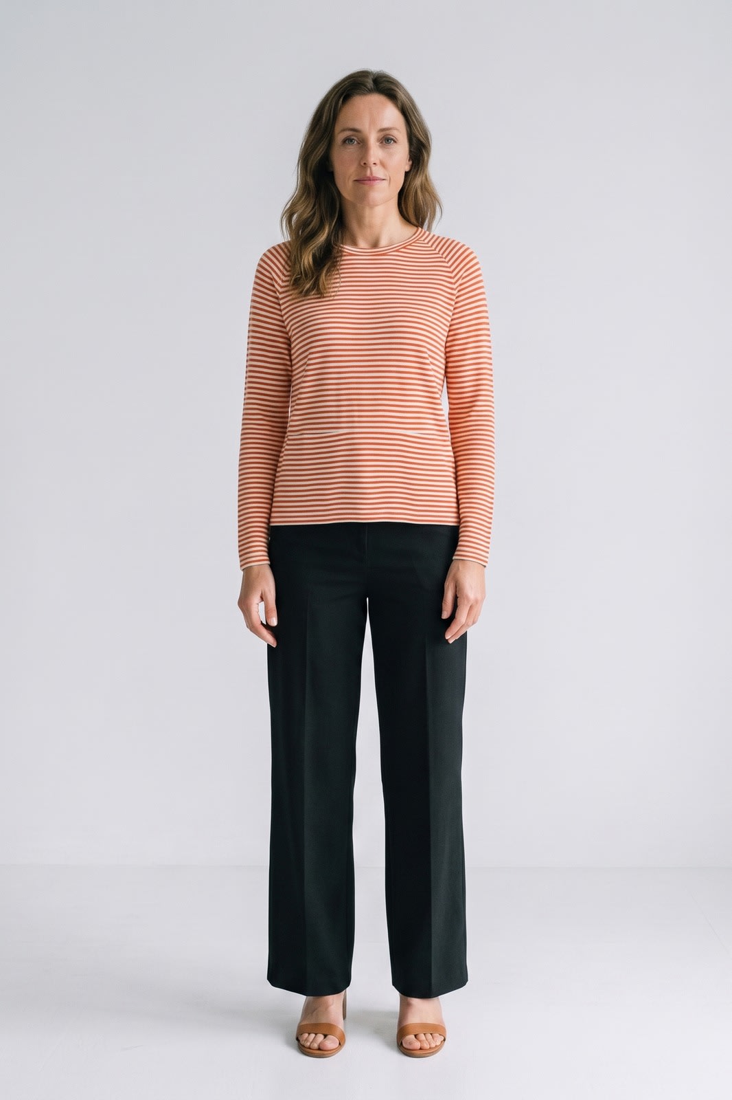 Women's Striped Long-Sleeve Shirt | Raglan — Rot — front view — on model