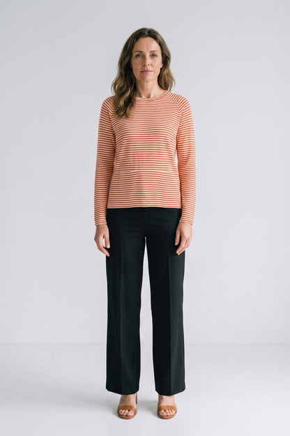 Women's Striped Long-Sleeve Shirt | Raglan — Rot — front view — on model