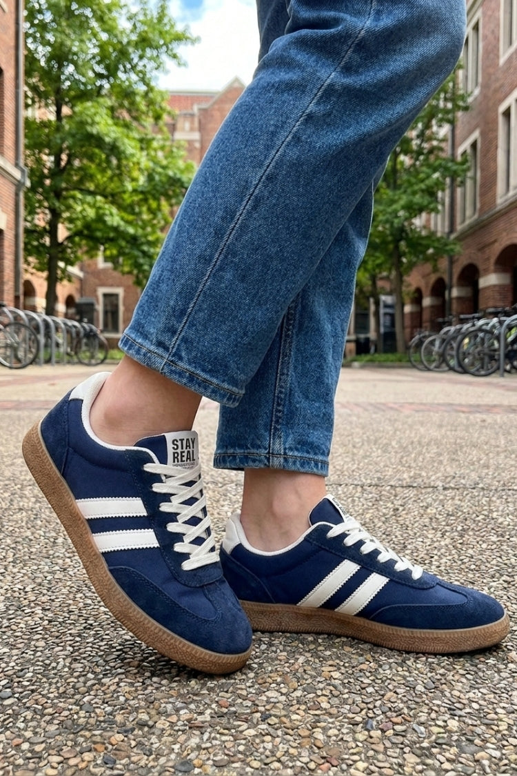 Women's Retro Sneakers | Contrast Stripe