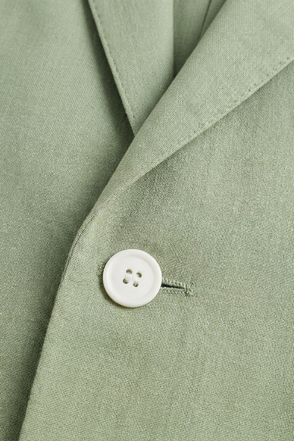 Men's Suit Two-Piece with Notched Lapel and Button Placket