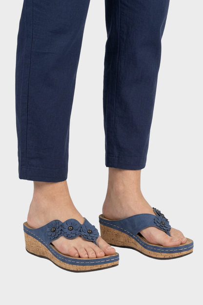 Women's  Flip-Flops Sandals with Floral Appliqué