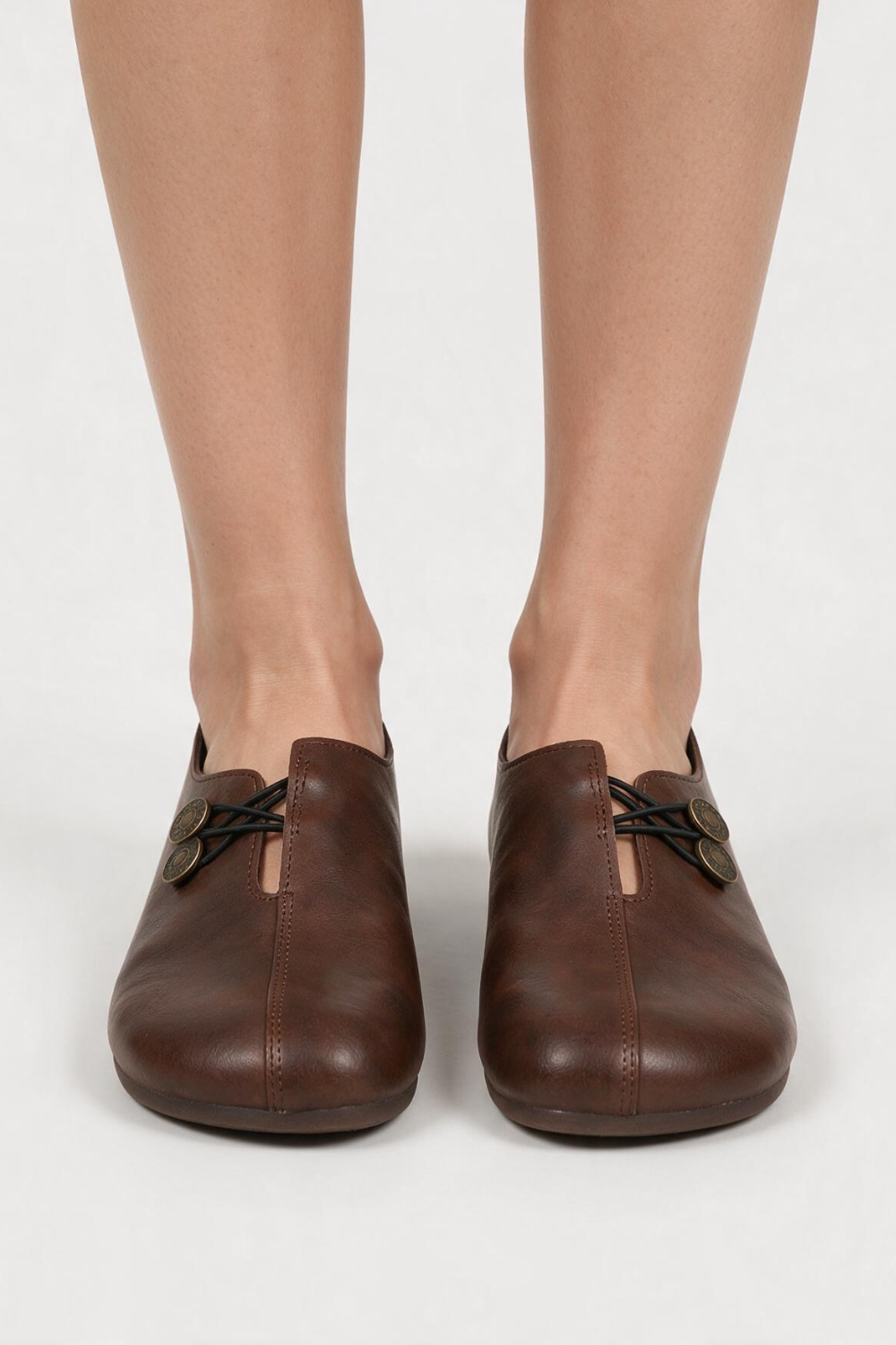 Women's Ballerinas with Cut-Out and Button Detail