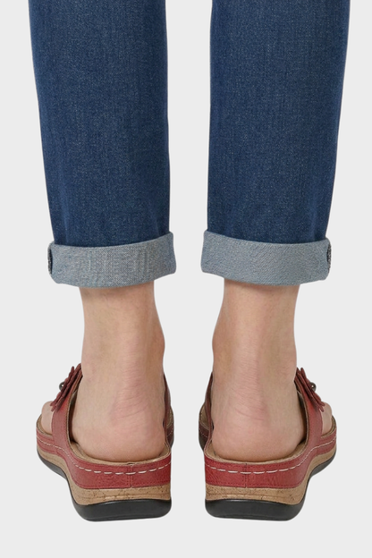 Women's  Flip-Flops Sandals with Floral Appliqué