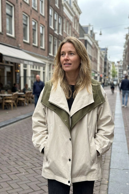 Women's Jacket with Hood and Zip