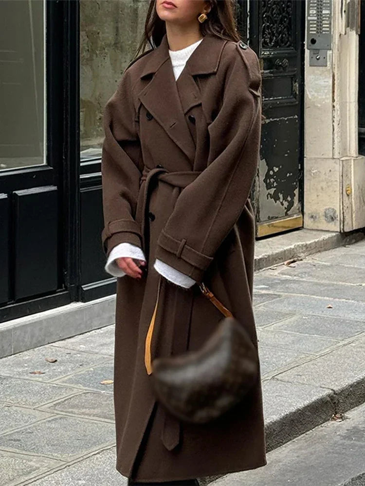 Women's oversized double-breasted trench coat with waist belt and notched collar – 3