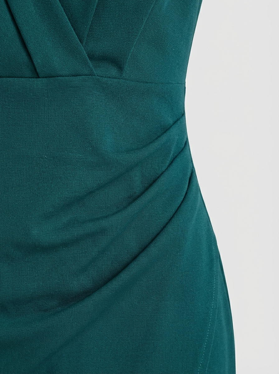 Fitted Dress for Women with V-Neck and Slit