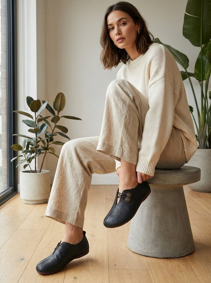 Women's Ballerinas with Cut-Out and Button Detail